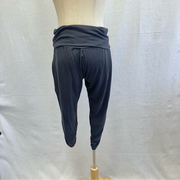 Nike black foldover modal ruched leg capri yoga pant size small - Picture 3 of 16